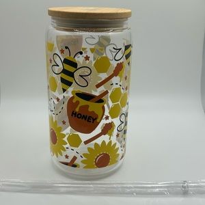 Glass Can Tumbler, 16 onzas, with bamboo Lid and Plastic Straw Included.